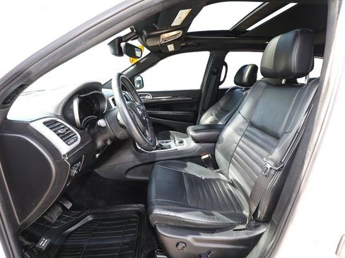 Used 2018 Jeep Grand Cherokee Limited image 12