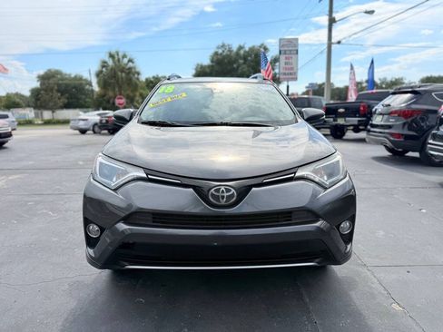 Used 2018 Toyota RAV4 XLE FWD image 2