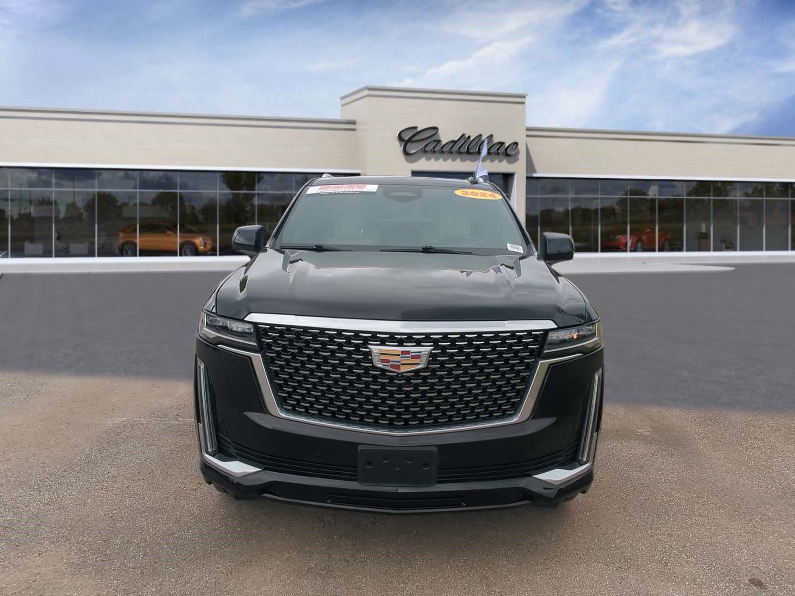 Used 2024 Cadillac Escalade Premium Luxury AWD/4WD image 3
