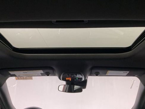 New 2026 Chevrolet Trax RS w/ Sunroof Package image 26