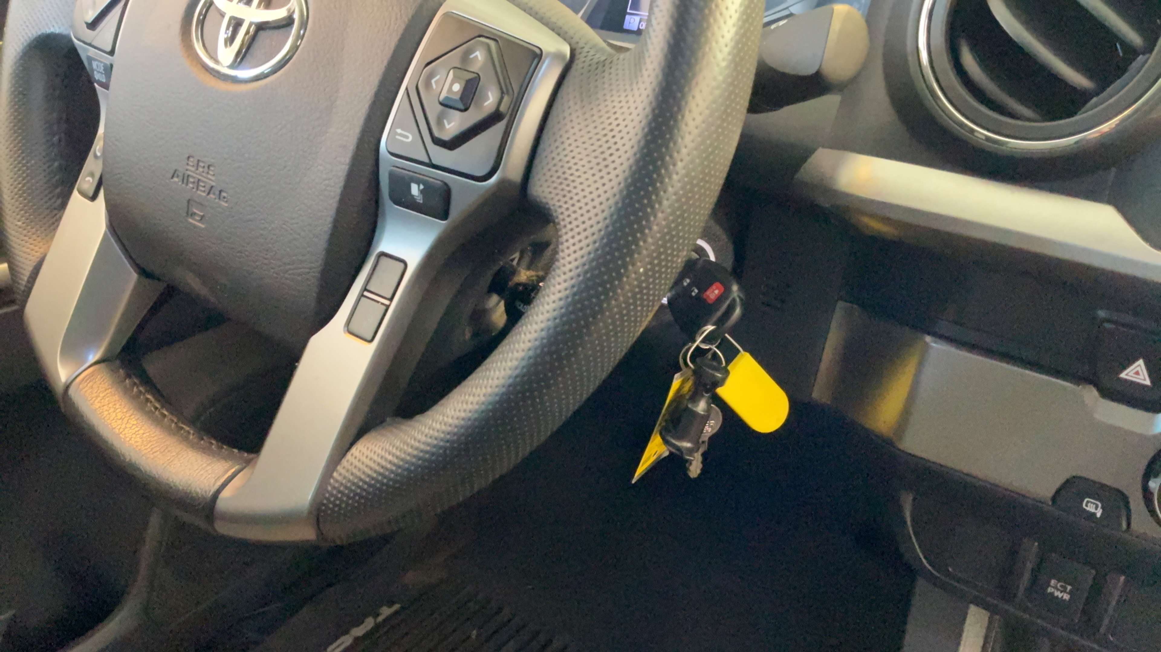 Used 2021 Toyota Tacoma SR5 RWD image 34
