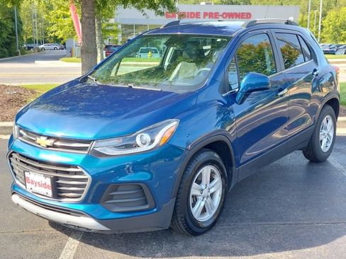 Used 2020 Chevrolet Trax LT w/ LT Convenience Package FWD image 5