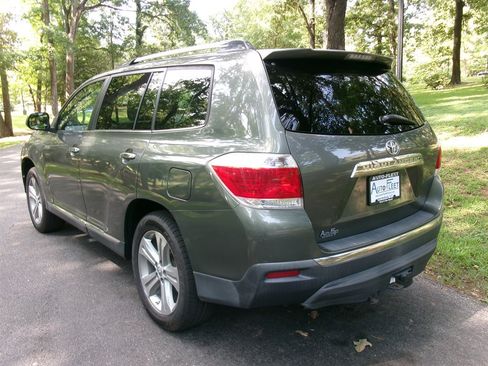 Used 2012 Toyota Highlander Limited w/ Tow Pkg FWD image 7