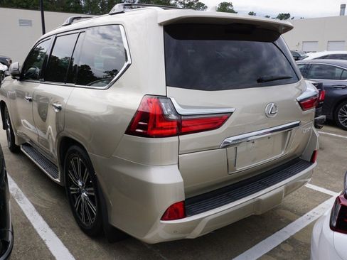 Used 2019 Lexus LX 570 4WD image 4