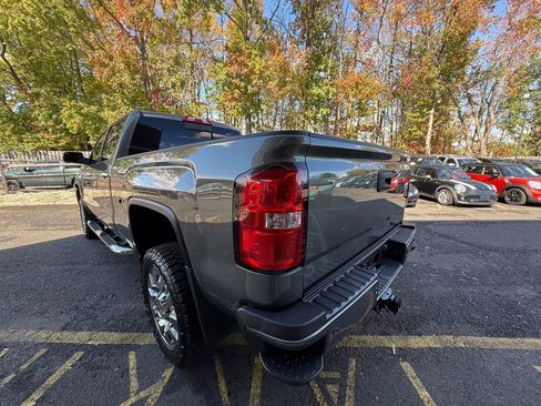 Used 2018 GMC Sierra 2500 Denali w/ Suspension Package, Off-Road image 4
