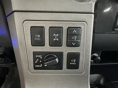 Used 2010 Toyota Sequoia Platinum AWD/4WD image 29