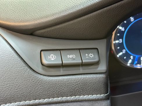 Used 2018 Cadillac Escalade Luxury image 28