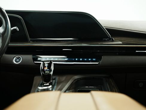 Used 2021 Cadillac Escalade ESV Premium Luxury image 28