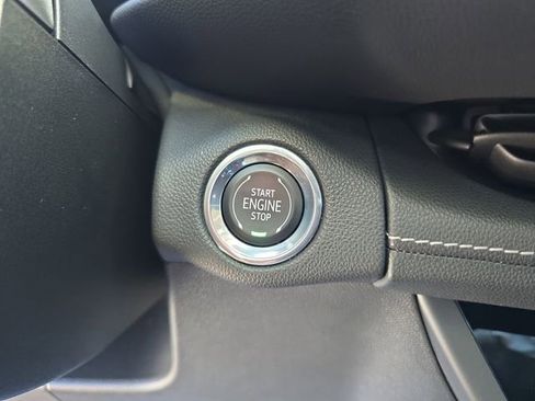 Certified 2021 Buick Envision Essence w/ Technology Package I image 28