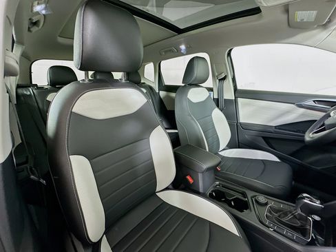 New 2026 Volkswagen Taos SEL AWD/4WD image 27