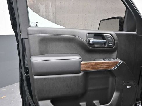 Used 2021 Chevrolet Silverado 1500 High Country w/ Technology Package AWD/4WD image 10