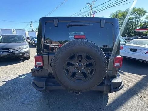 Used 2016 Jeep Wrangler Unlimited Sahara AWD/4WD image 4