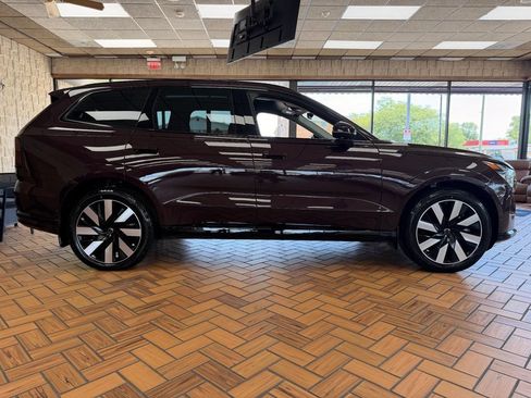 Used 2025 Volvo EX90 Ultra AWD/4WD image 7