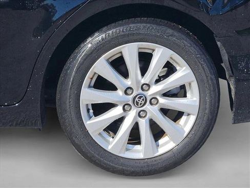 Used 2020 Toyota Camry LE image 5