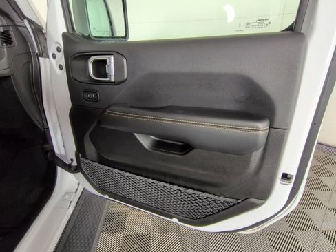 Certified 2025 Jeep Wrangler Unlimited Sahara AWD/4WD image 36