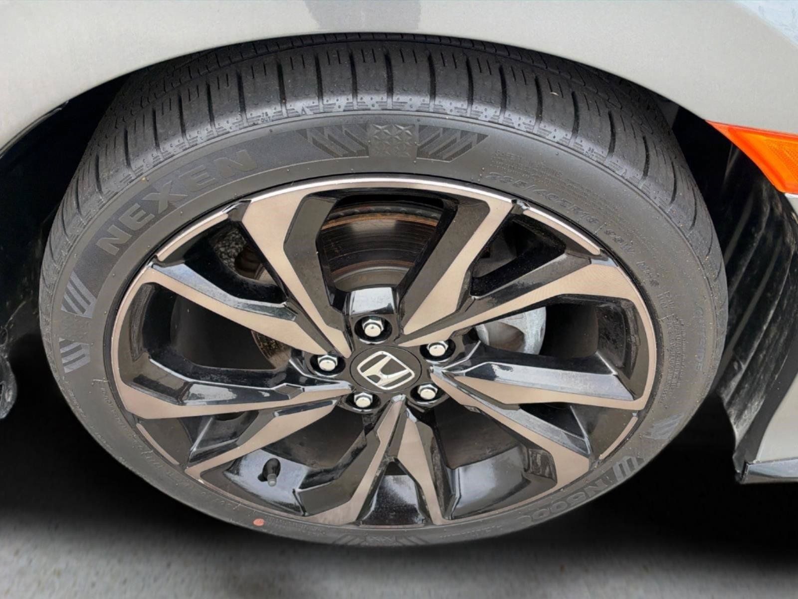 Used 2018 Honda Civic Sport image 10