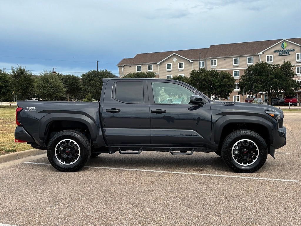 Certified 2025 Toyota Tacoma TRD Off-Road w/ TRD Off Road Upgrade Package AWD/4WD image 5