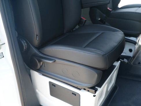 Used 2025 Mercedes-Benz Sprinter 2500 image 27