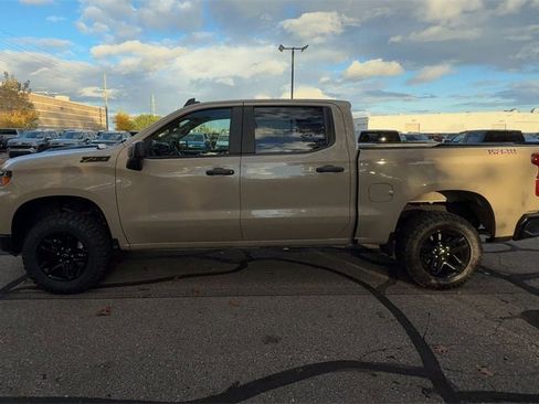Certified 2023 Chevrolet Silverado 1500 Custom Trail Boss w/ LPO, Dark Essentials Package image 5