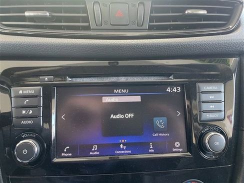 Used 2018 Nissan Rogue S AWD/4WD image 15