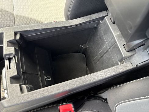 Used 2019 Ford Escape SE FWD image 26