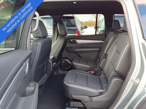 Used 2025 Buick Enclave Preferred image 11