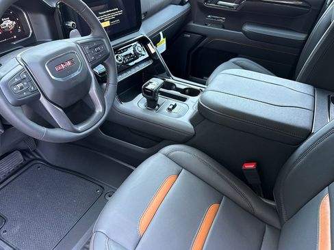 New 2026 GMC Sierra 1500 AT4 w/ Technology Package AWD/4WD image 11