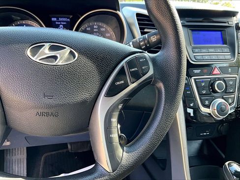 Used 2013 Hyundai Elantra GT FWD image 16