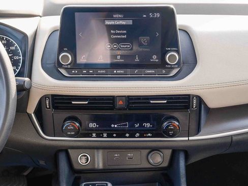 Used 2023 Nissan Rogue SV FWD image 14