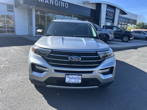 Used 2021 Ford Explorer XLT w/ Equipment Group 202A AWD/4WD image 15