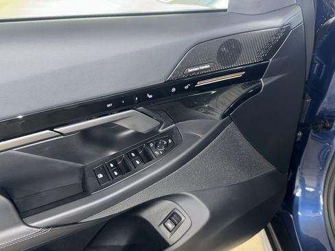 Certified 2025 BMW 530i image 18