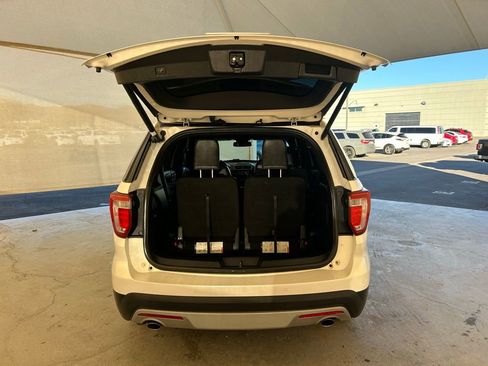 Used 2017 Ford Explorer XLT w/ Equipment Group 202A image 7