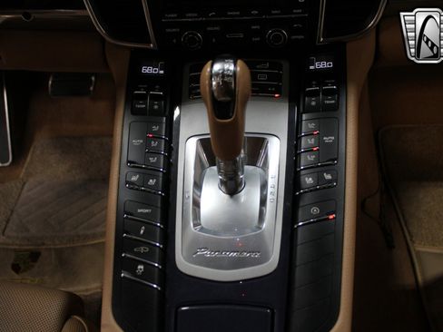 Used 2014 Porsche Panamera image 23