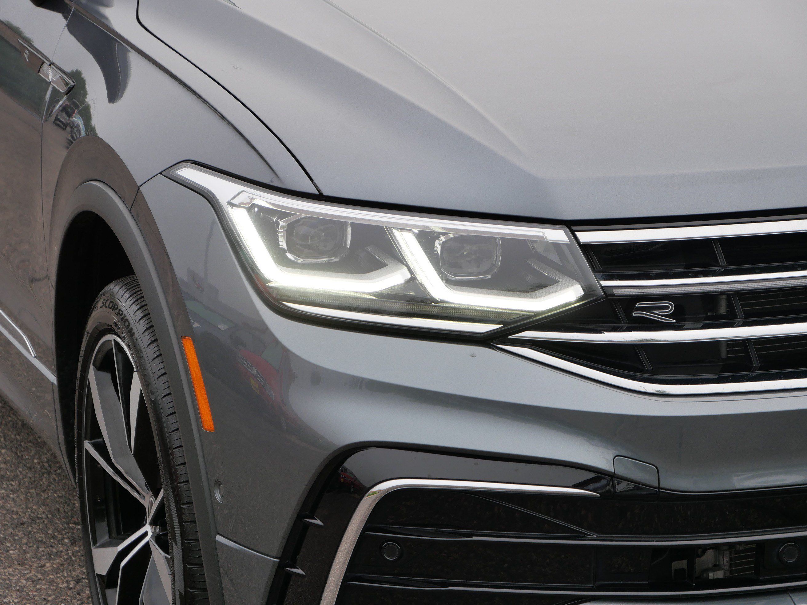 Certified 2024 Volkswagen Tiguan SEL R-Line AWD/4WD image 16