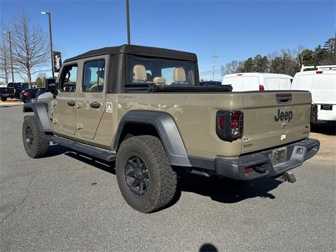 Used 2020 Jeep Gladiator Sport image 3
