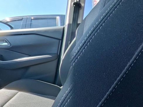 Used 2025 Nissan Rogue SV FWD image 24