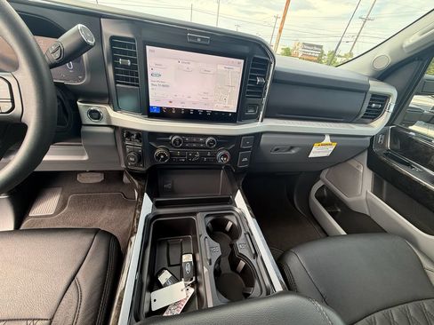 Used 2025 Ford F250 XLT w/ Black Appearance Package AWD/4WD image 20