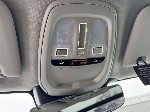 Used 2025 Volvo XC40 B5 Ultra w/ Protection Package Premier image 30