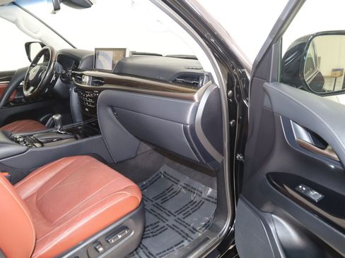 Used 2020 Lexus LX 570 4WD w/ Luxury Package image 46