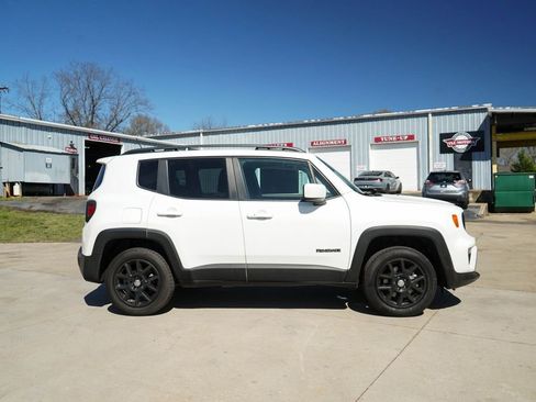 Used 2021 Jeep Renegade Latitude image 18