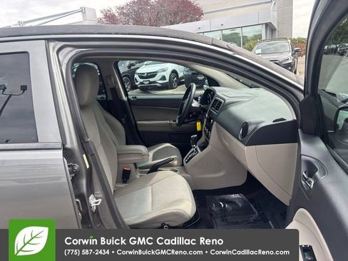 Used 2012 Dodge Caliber SXT FWD image 30