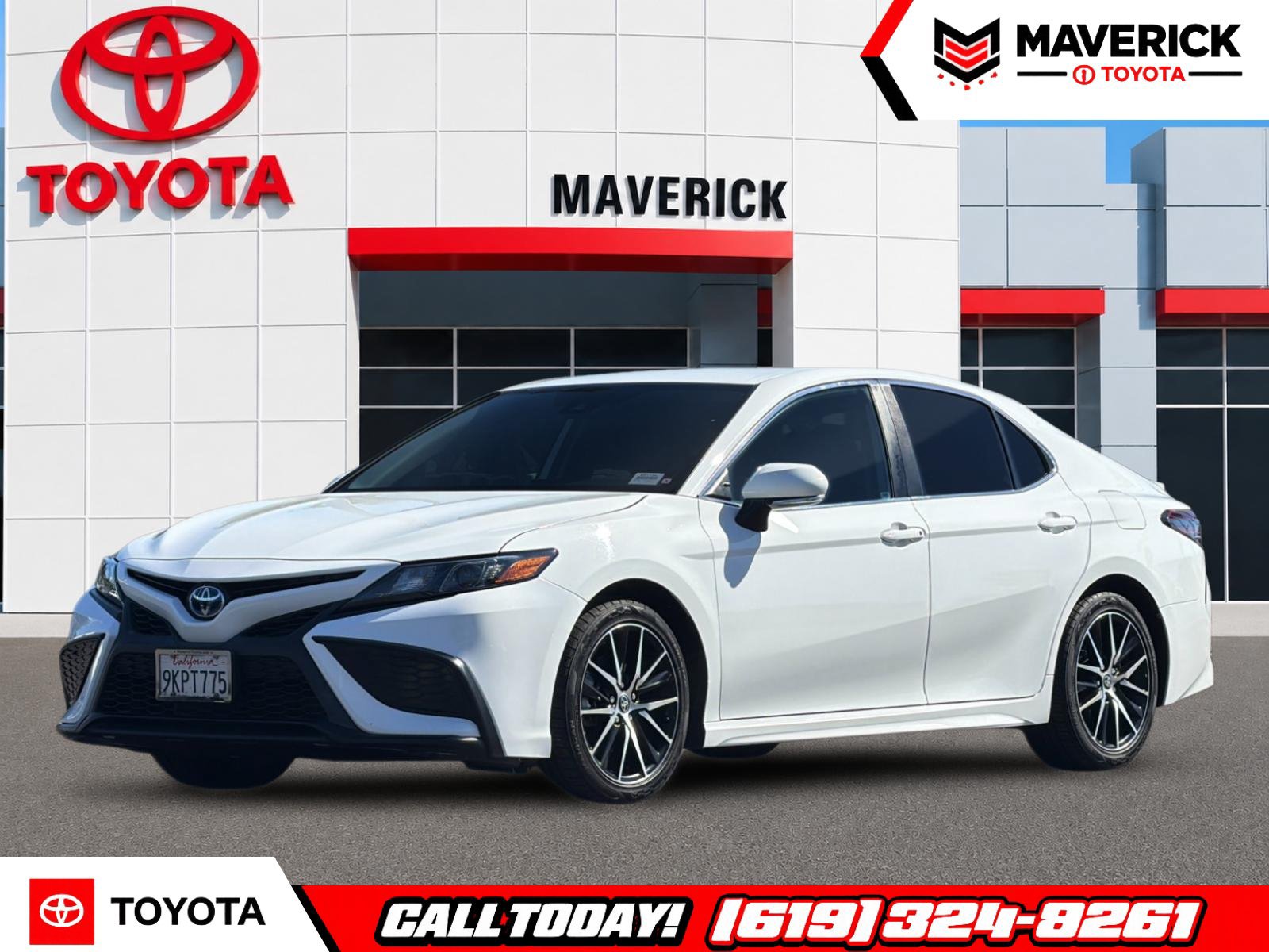 Used 2024 Toyota Camry SE FWD image 1
