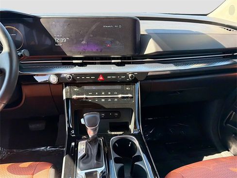 Used 2024 Kia Carnival SX Prestige image 19