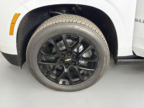 New 2026 Chevrolet Suburban High Country AWD/4WD image 34