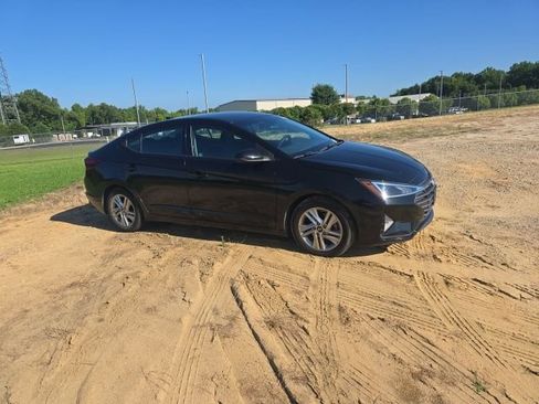 Used 2020 Hyundai Elantra SEL w/ Cargo Package (C1) FWD image 3