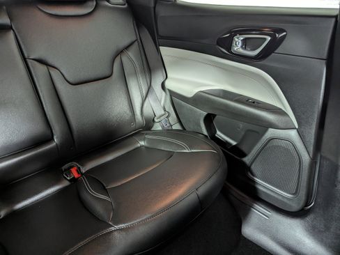 Used 2026 Jeep Compass Limited image 14