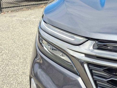 Used 2023 Chevrolet Equinox RS w/ LPO, Floor Liner Package image 9