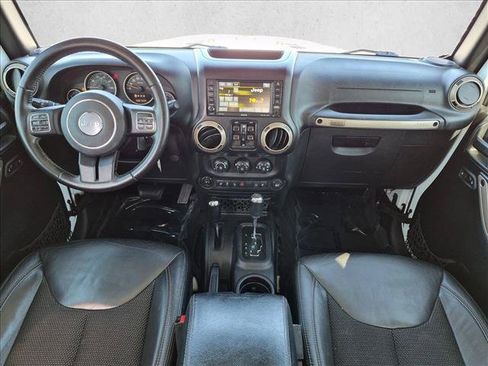 Used 2017 Jeep Wrangler Unlimited Sahara AWD/4WD image 16