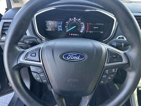 Used 2020 Ford Fusion SE image 21