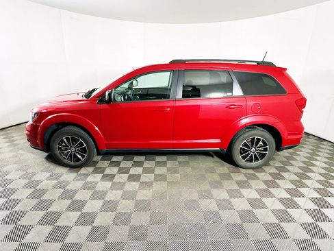 Used 2019 Dodge Journey SE w/ Premium Group FWD image 4